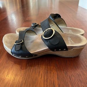 Dansko Women’s sandal size 40